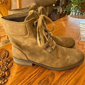 Roxy Combat Style Lace-Up Light Brown Boots